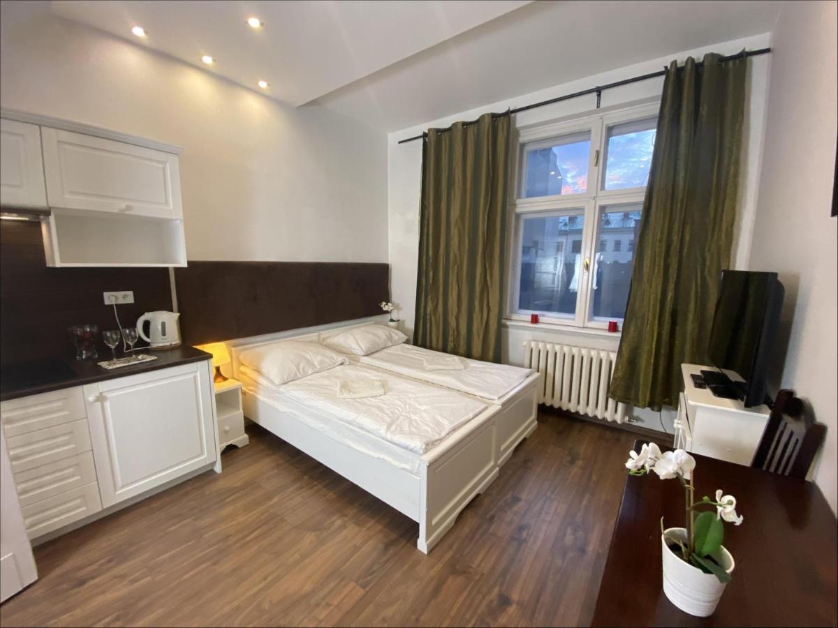 P&J Apartamenty Sw. Krzyza Краков Экстерьер фото