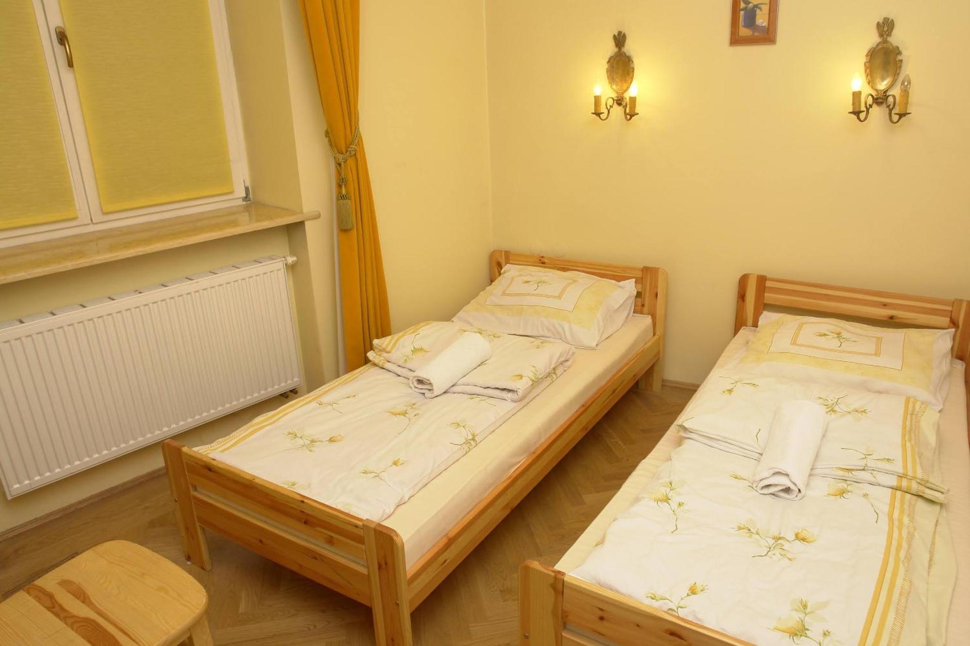 P&J Apartamenty Sw. Krzyza Краков Экстерьер фото