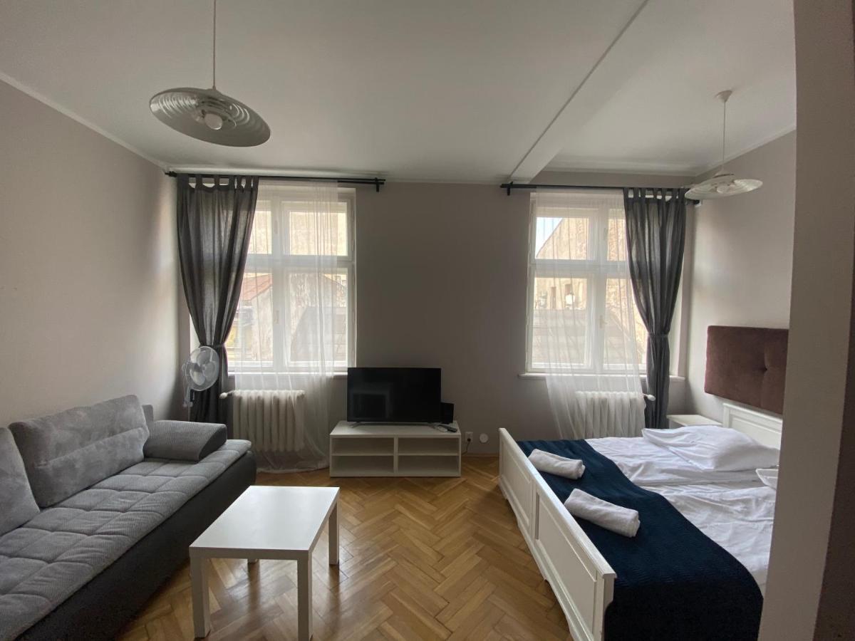 P&J Apartamenty Sw. Krzyza Краков Экстерьер фото